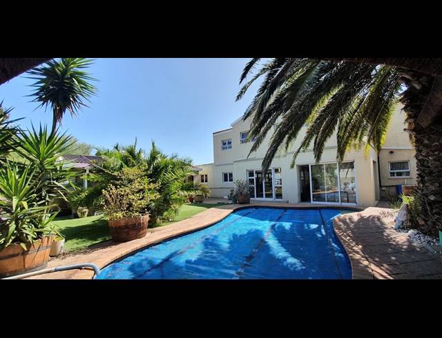4 BEDROOM HOUSE TO LET IN FLAMINGO VLEI